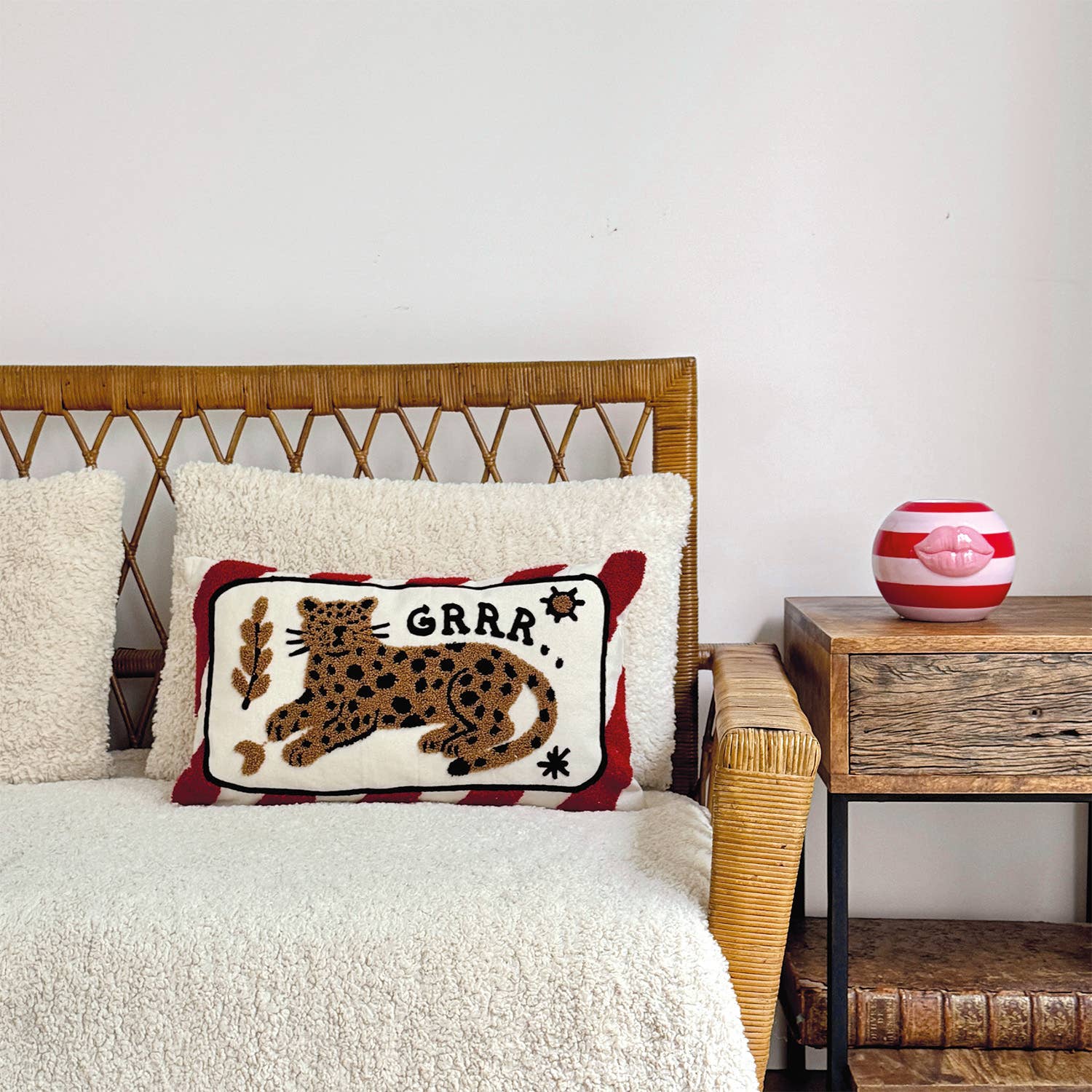 Vase kiss rose L15,5 P15 H12,3cm Opjet Paris