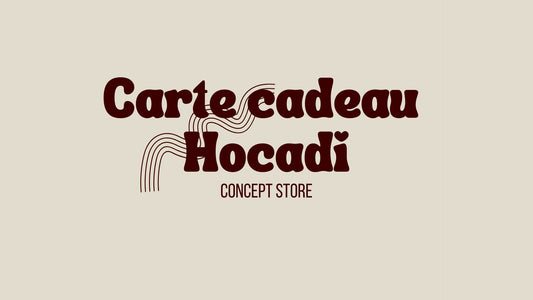 Carte-cadeau Hocadi Concept Store au design rétro avec typographie marron sur fond beige, idéale pour offrir une expérience shopping personnalisée.